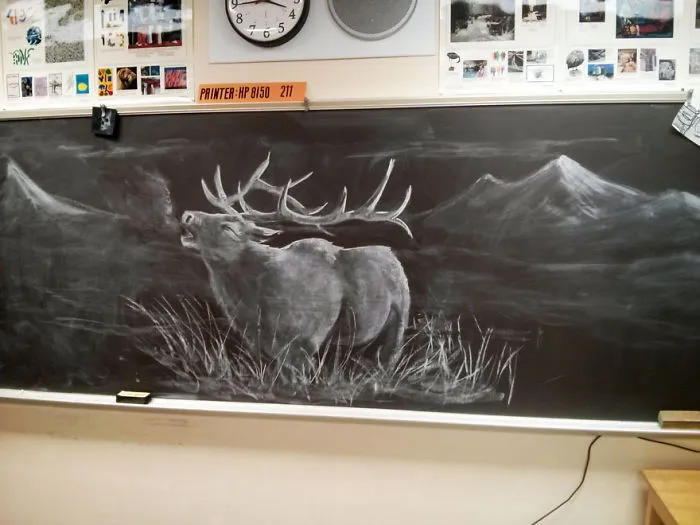 Teacher Draws Stunning Chalkboard Drawings To Inspire His Students