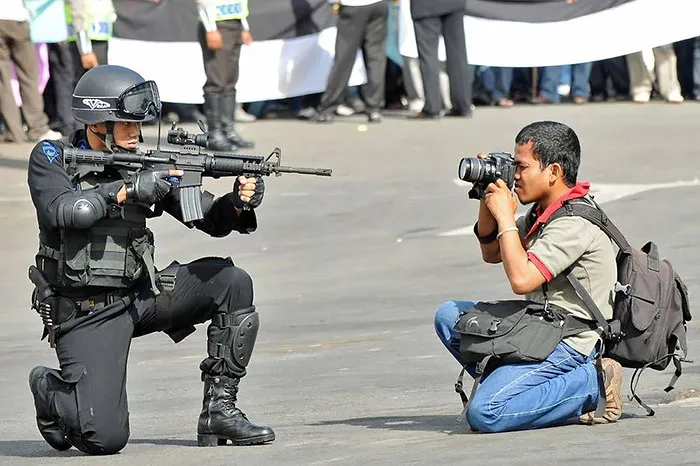 117 Crazy Photographers Who Will Do ANYTHING For The Perfect Shot
