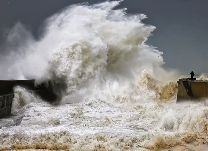 117 Crazy Photographers Who Will Do ANYTHING For The Perfect Shot
