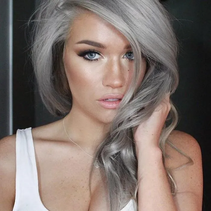 'Granny' Hair Trend: Young Women Are Dyeing Their Hair Gray