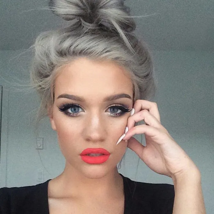 'Granny' Hair Trend: Young Women Are Dyeing Their Hair Gray