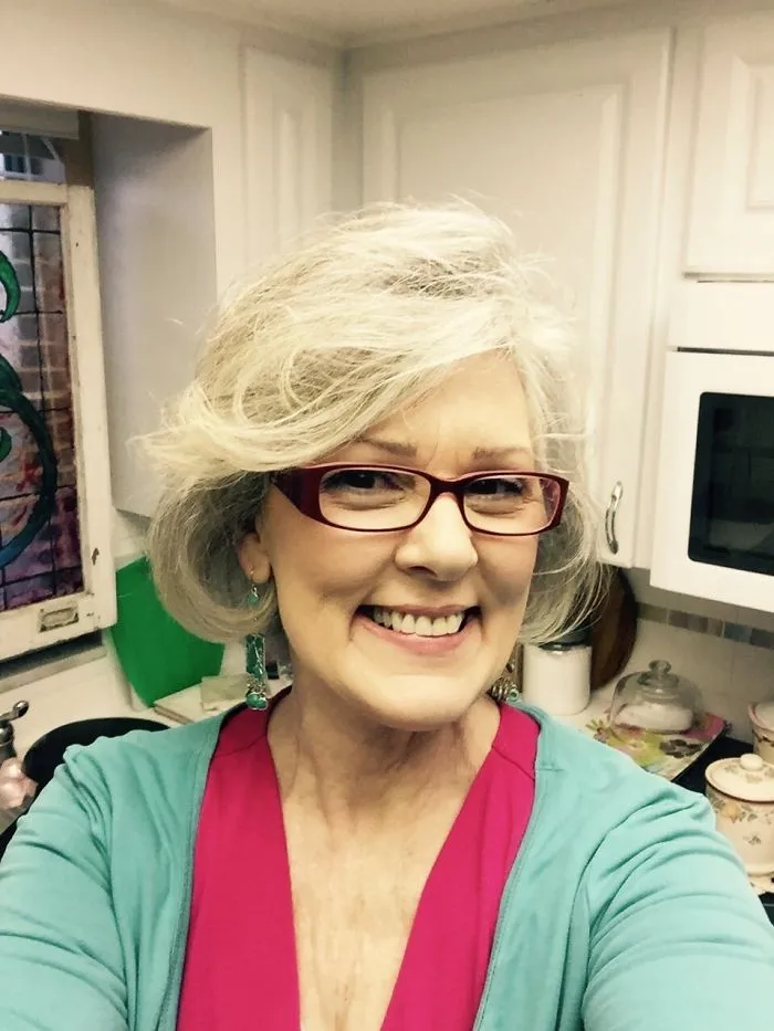 'Granny' Hair Trend: Young Women Are Dyeing Their Hair Gray