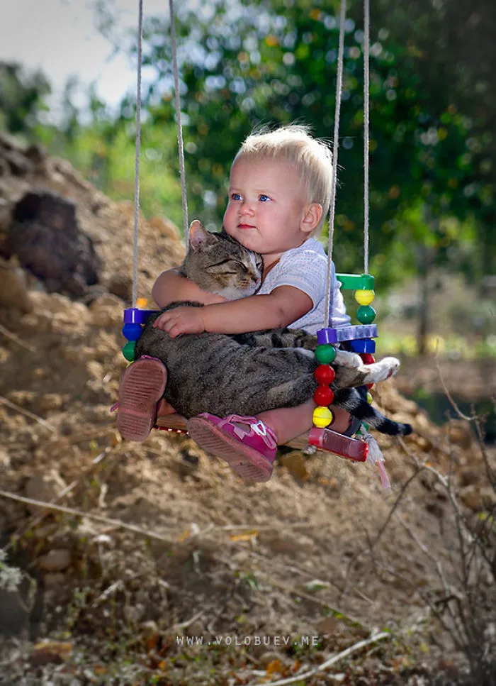 50 Adorable Photos Proving That Your Kids Need A Cat