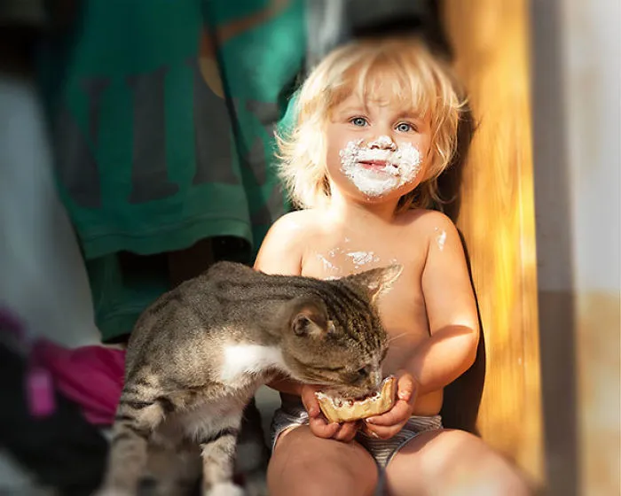 50 Adorable Photos Proving That Your Kids Need A Cat