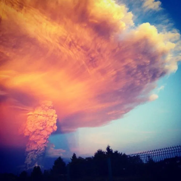 34 Breathtaking Pics Of Volcano Eruption In Chile That Forced 4,000 To Evacuate