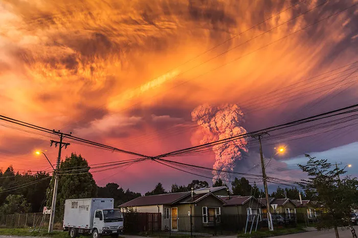 34 Breathtaking Pics Of Volcano Eruption In Chile That Forced 4,000 To Evacuate