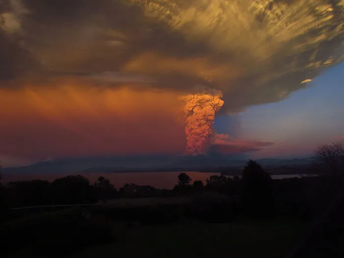 34 Breathtaking Pics Of Volcano Eruption In Chile That Forced 4,000 To Evacuate