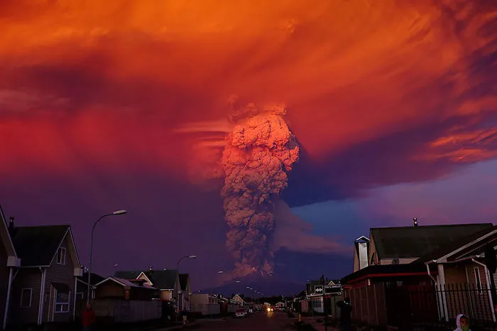 34 Breathtaking Pics Of Volcano Eruption In Chile That Forced 4,000 To Evacuate