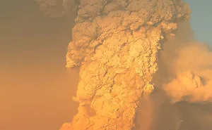 34 Breathtaking Pics Of Volcano Eruption In Chile That Forced 4,000 To Evacuate