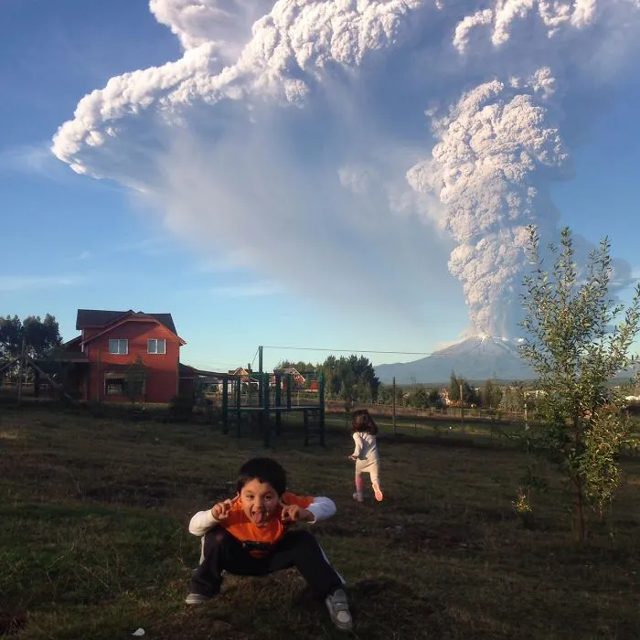 34 Breathtaking Pics Of Volcano Eruption In Chile That Forced 4,000 To Evacuate