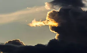 121 Amazing Clouds That Look Like Dragons, Dogs And Dinosaurs