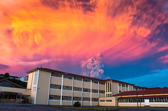 34 Breathtaking Pics Of Volcano Eruption In Chile That Forced 4,000 To Evacuate