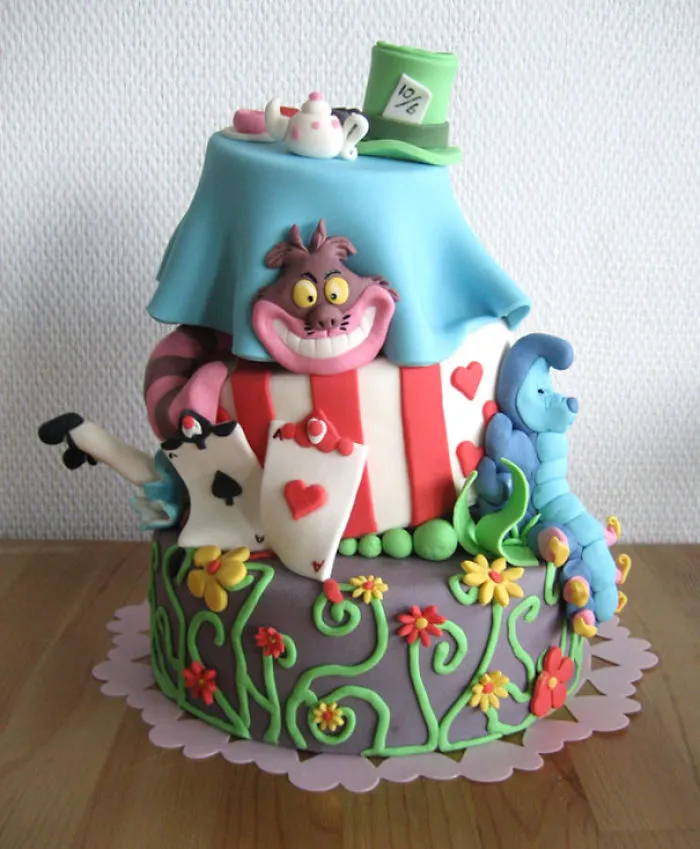 Alice In Wonderland Cake