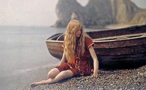 Christina In Red: Rare 1913 Color Photos Show How People Lived 100 Years Ago