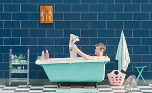 I Built Indoor Domestic Scenes With Furniture That People Left On The Streets