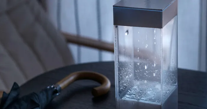 This Box Shows Tomorrow's Weather On Your Table With REAL Rain And Clouds