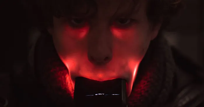This Is What You Get When You Fire A Camera Flash Inside Someone’s Mouth