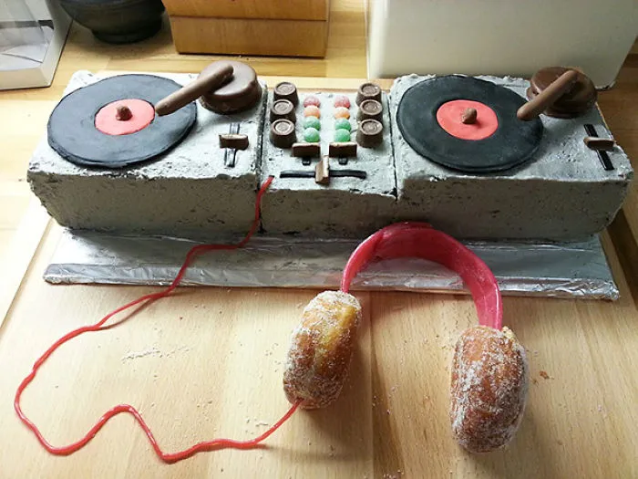 My Friend Is A Dj. Here Is His Cake