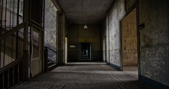 My Photography Series About Dark Decayed Rooms