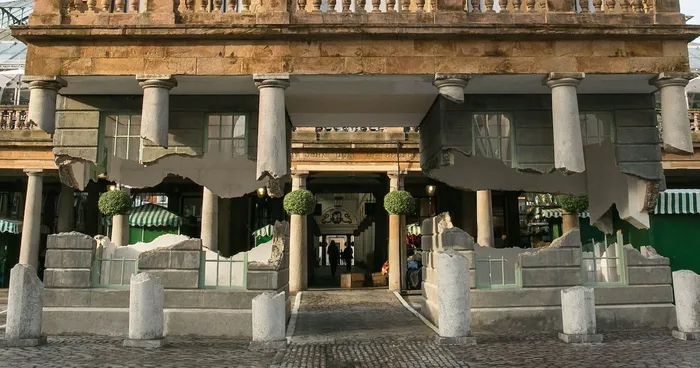 This Building In London Floats Unbelievably In Mid-Air