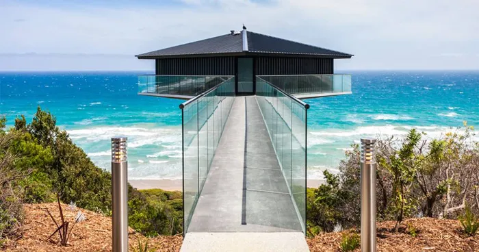This Unbelievable House In Australia Seems To Float Above The Sea