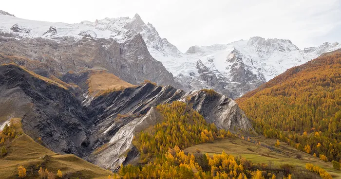 La Clarée: The Amazing 'Golden Valley' In France Becomes Hiking Heaven In Autumn
