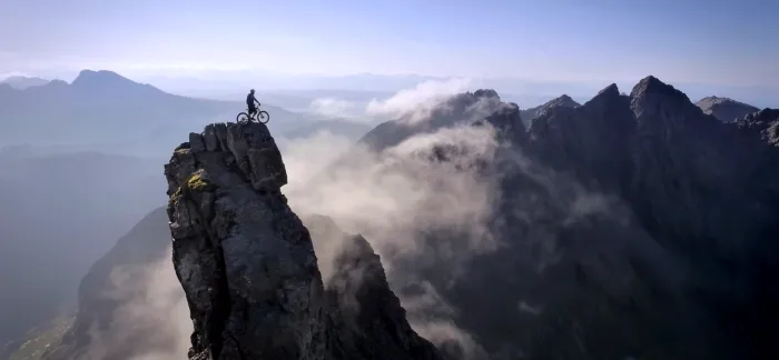 33 Spine-chilling Photographs From On Top Of The World