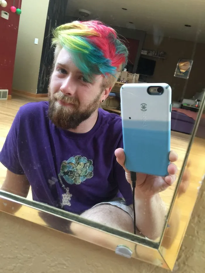 Merman Trend: Men Are Dyeing Their Hair With Incredibly Vivid Colors