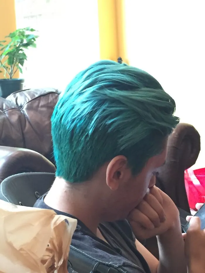 Merman Trend: Men Are Dyeing Their Hair With Incredibly Vivid Colors