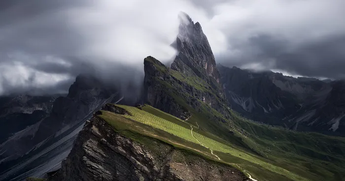 I Spent 6 Days Hiking And Capturing Surreal Moments In The Italian Dolomites