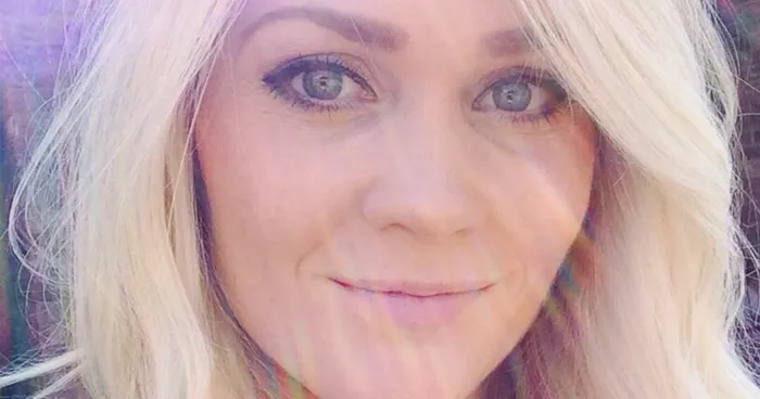 Woman With Skin Cancer Posts Graphic Selfie To Show The Dangers Of Tanning