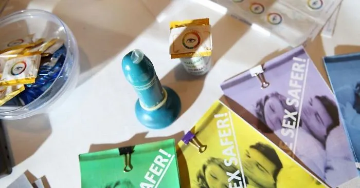 New Condom Will Change Colors If Someone Has An STI