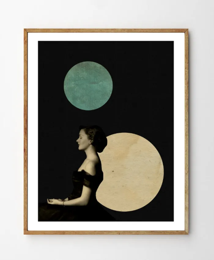 I Create Surreal Collages Of Vintage Women