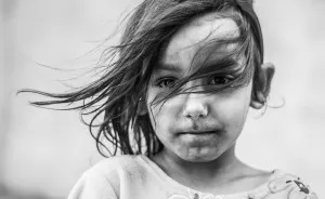 18-Year-Old Girl Takes Captivating Photos