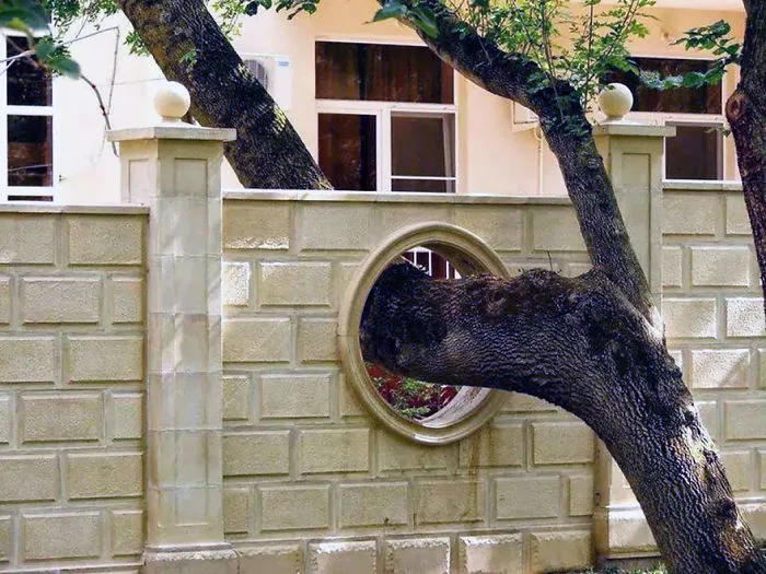 Hole