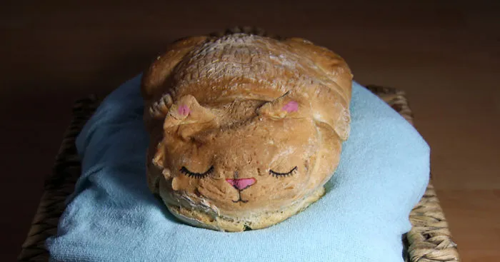 Baker Turns Bread Into Ultra-Cute Catloaf
