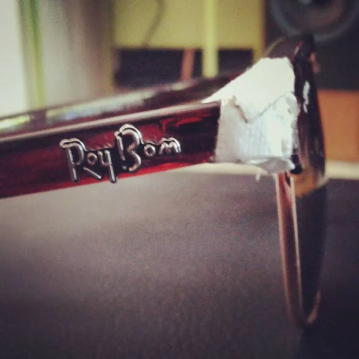 Only Noticed These Glasses I Found Weeks Ago Are Actually Fake, After I Broke 'em