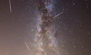 I Captured The Presidian Meteor Shower Around The Milky-Way