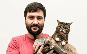 We Travel Around The U.s. Photographing Celebrity Cats And Their Caretakers