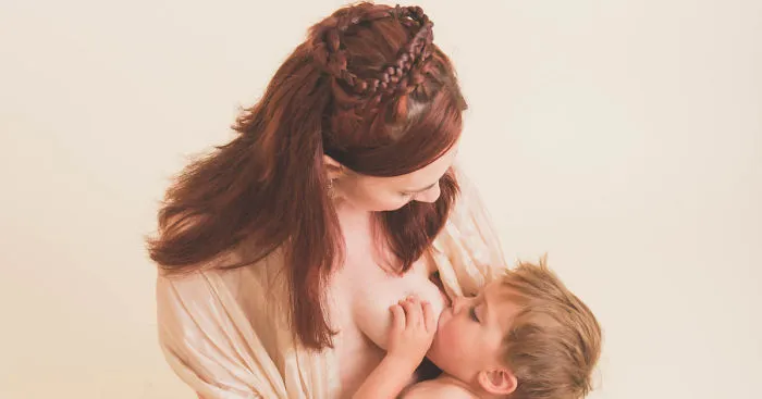 I Photograph Women's Bodies After They've Given Birth To Show What Motherhood Really Looks Like