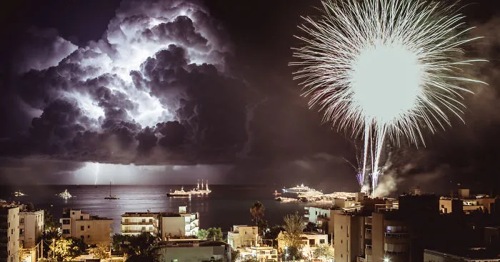 Man Vs Nature: Photographer Captures Incredible Moment During The Storm In Ibiza