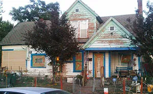 Guy Accidentally Heard Teens Making Fun Of 75-Year-Old Man's House, So This Is What He Did