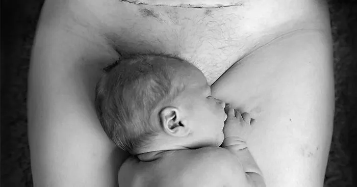 Photo Of Baby Lying Next To Mom's C-Section Scar Shows Us What Mothers Go Through