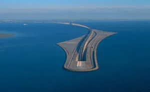 This Amazing Bridge Turns Into An Underwater Tunnel Connecting Denmark And Sweden