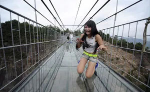 World's Longest Glass Bridge, 590ft High, Opens In China - Tourists Too Scared To Walk It