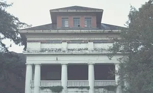 Spine-chilling And Beautiful: Photographs Of An Abandoned Psychiatric Hospital In Coquitlam, Bc