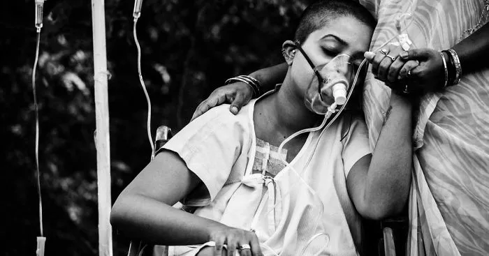 The Diary Of A Bald Girl In The Final Stage Of Cancer