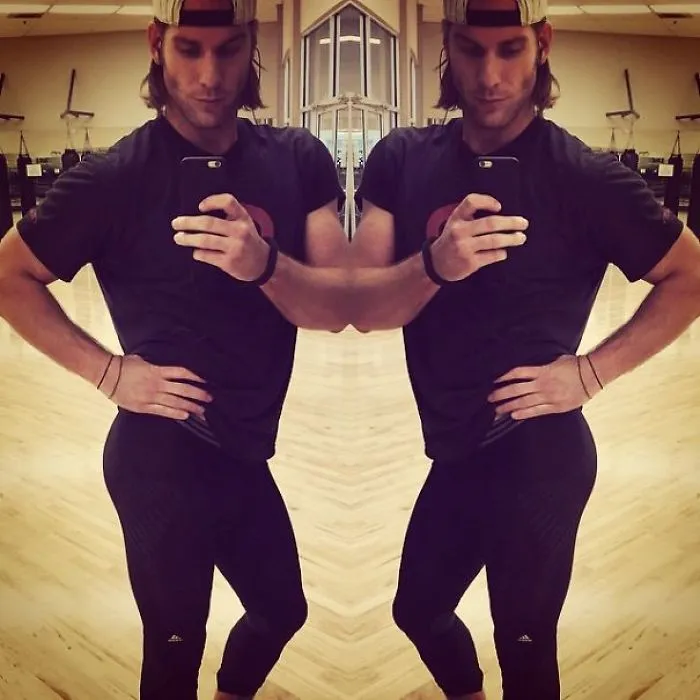 The Photoshopped Gym Selfie Shot