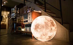 Luna Lamp Brings The Moon Into Your Room