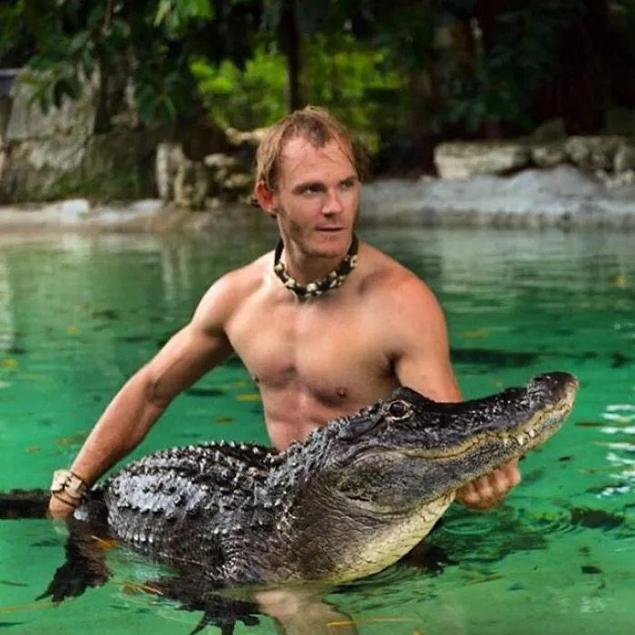 'Men Of Outdoors' Instagram Is Dedicated To Hot Guys Engaged In Nature Activities